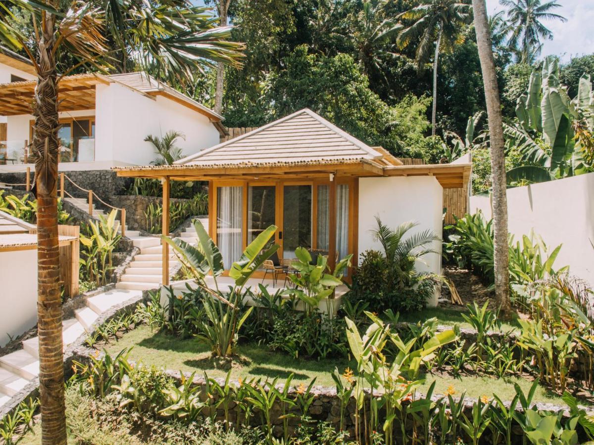 Hotel Neano Escape Manggis Exterior foto A villa at the resort